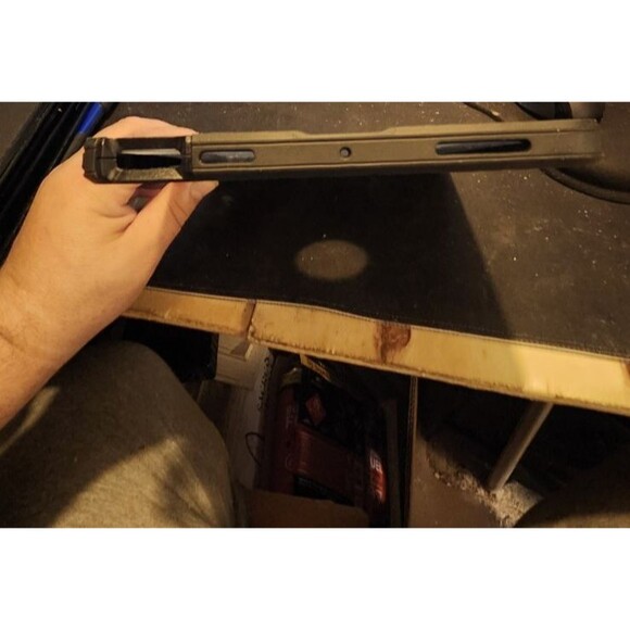 OtterBox Defender Case for iPad 9.7” – Air 1/2, Pro, 5th/6th Gen – Black - Picture 8 of 16